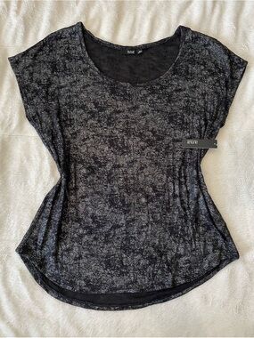 a.n.a Black with Silver Metallic Speckle Scoop Neck Short Sleeve Top
